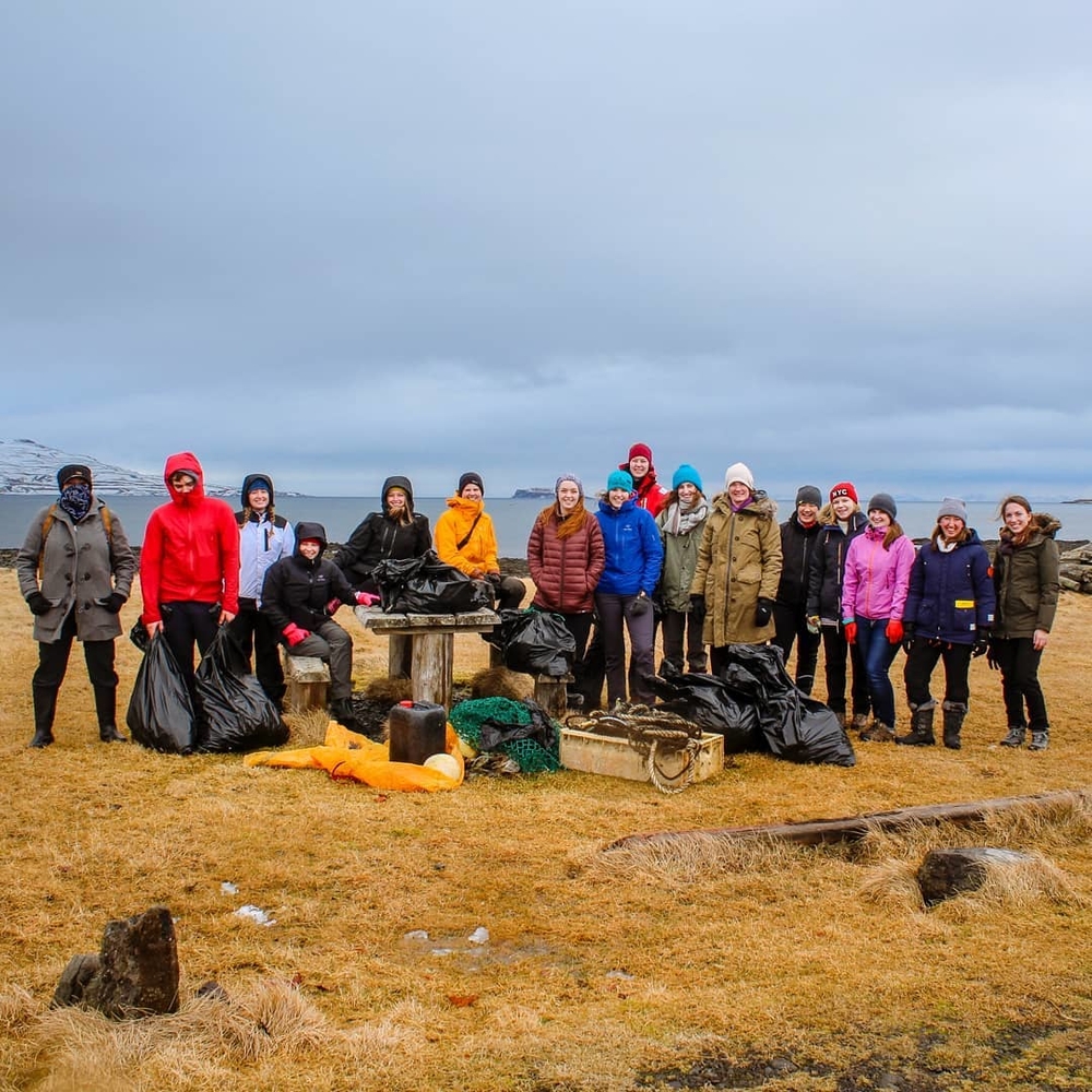 Student field trip 2019, beach debris