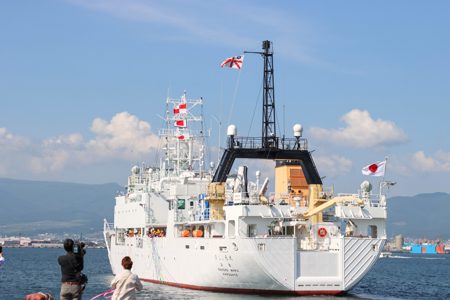 Oshoro-Maru departing the Hakodate port.
